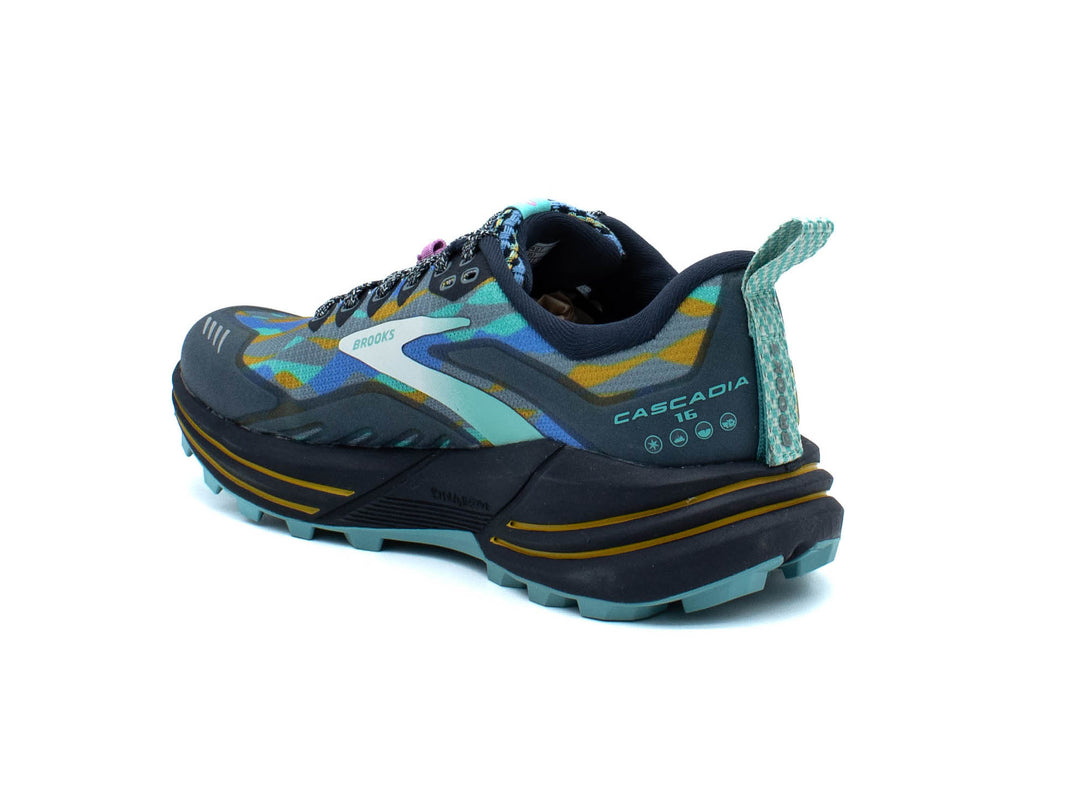 BROOKS Cascadia 16