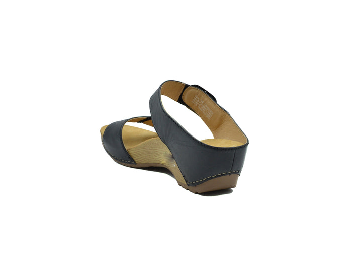 DANSKO Tanya