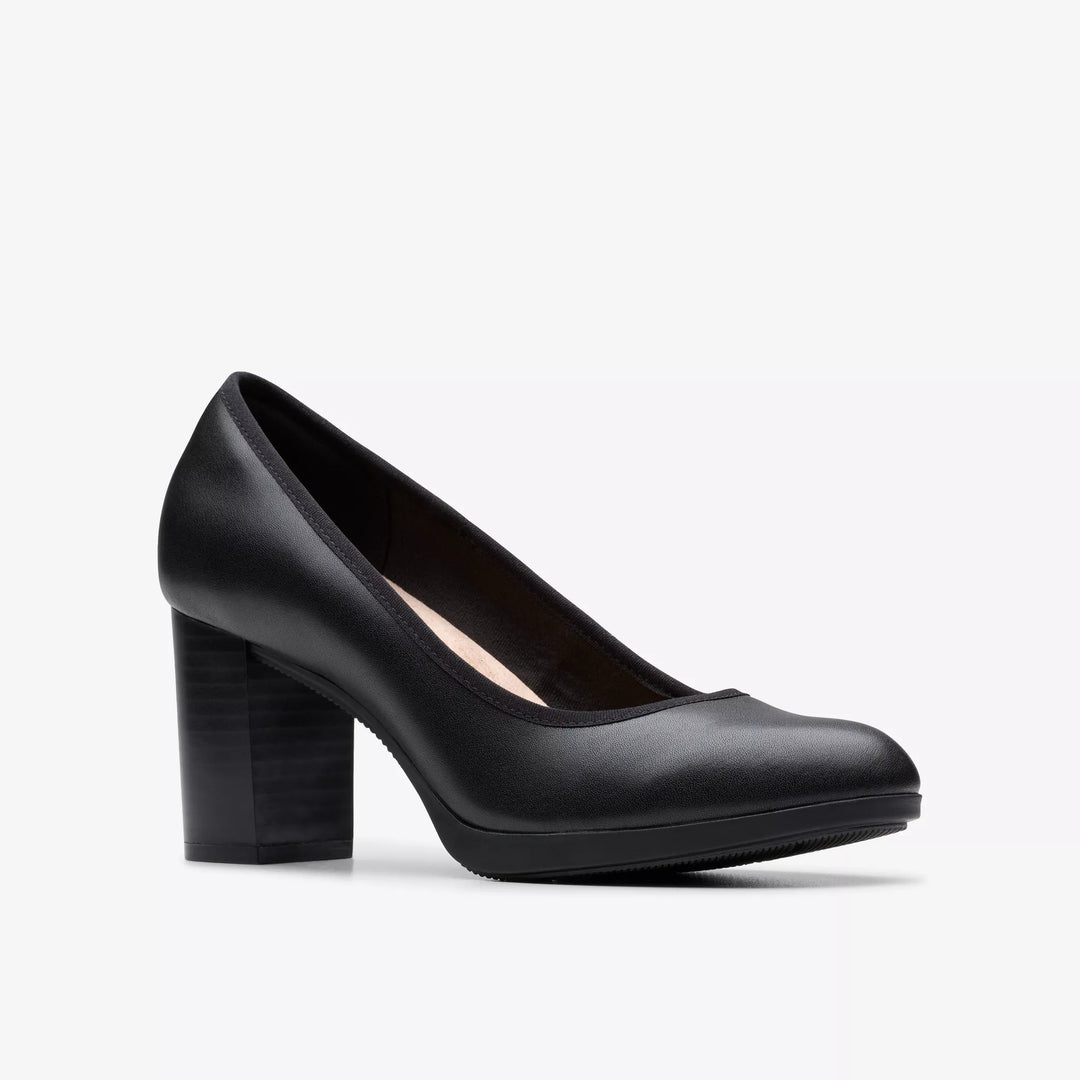 CLARKS Bayla Carly