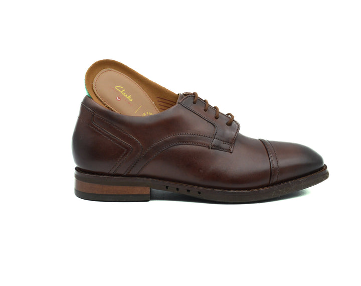 CLARKS Un Hugh Cap
