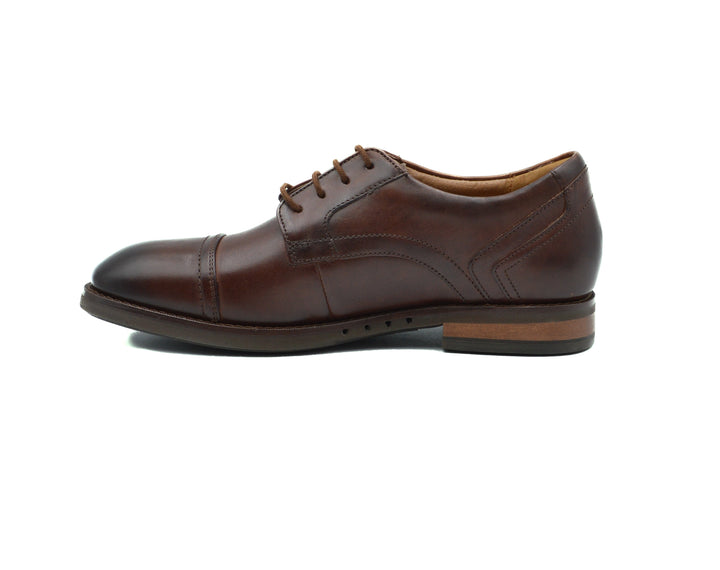 CLARKS Un Hugh Cap