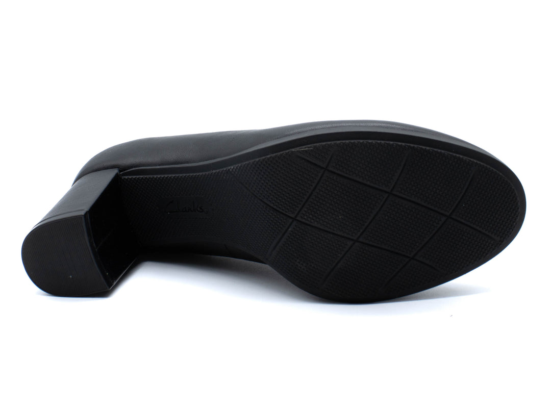 CLARKS Bayla Skip