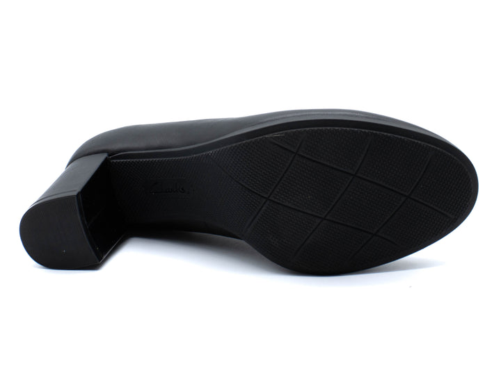 CLARKS Bayla Skip