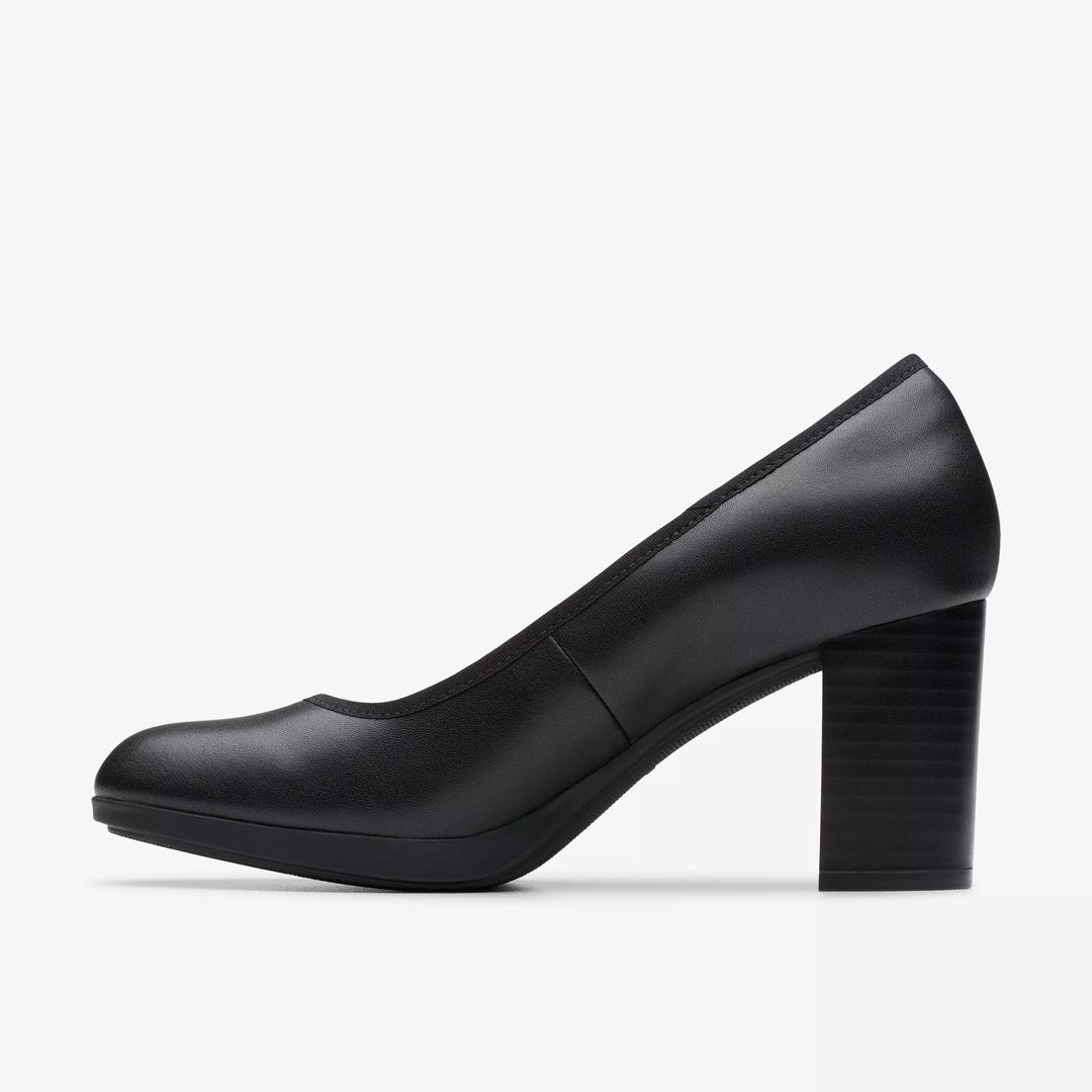 CLARKS Bayla Carly