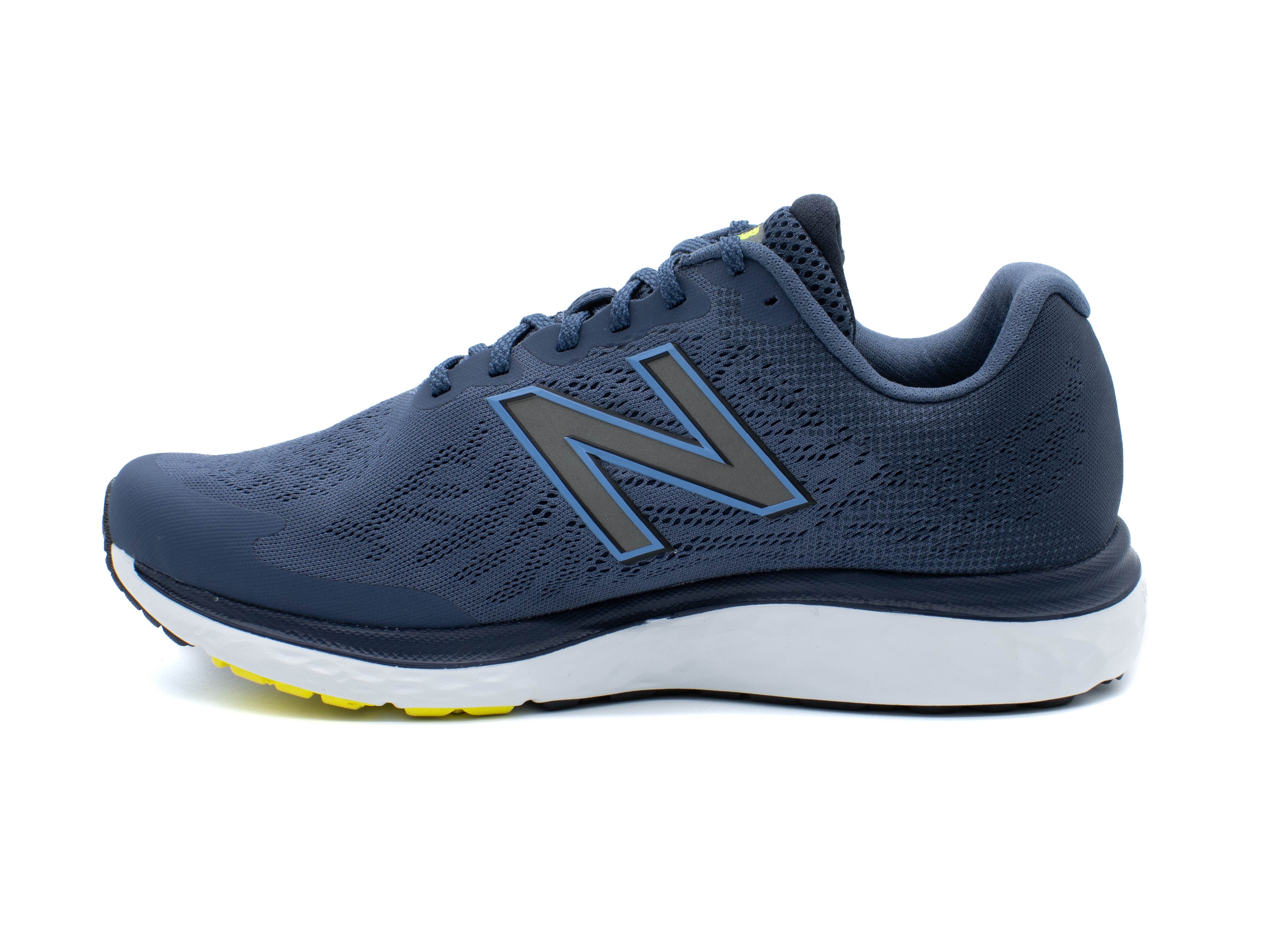 NEW BALANCE 680V7